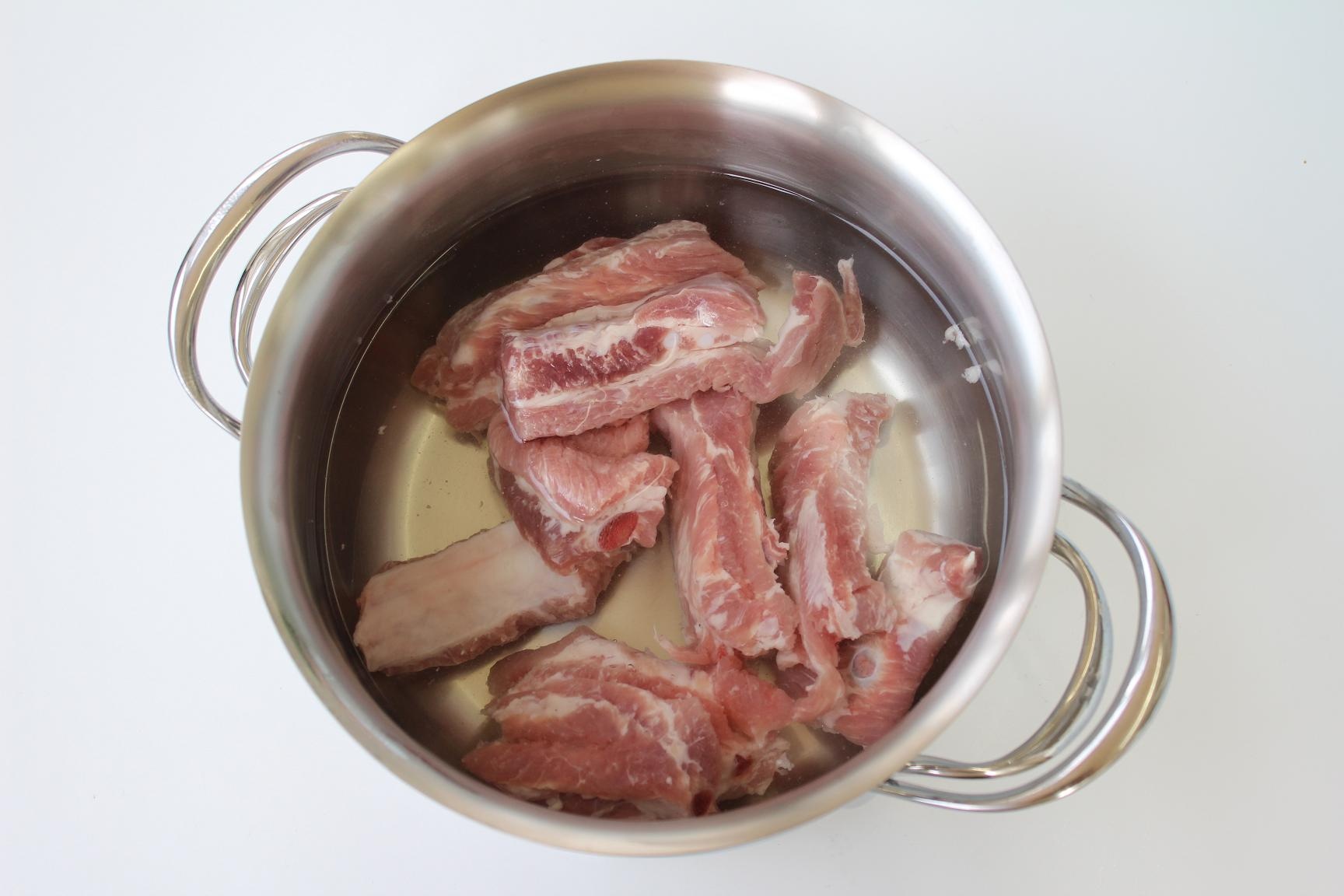 xương hầm củ sen, sườn heo hầm củ sen, sườn heo nấu với củ sen ảnh 2 xuong ham cu sen, suon heo ham cu sen, suon heo nau voi cu sen anh 2