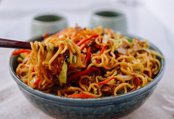 Mi xao Yakisoba thit ga kieu Nhat hinh anh