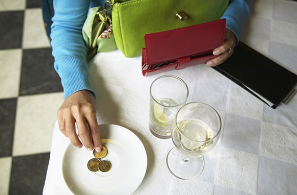 10 dau hieu ban la mot du khach kinh khung hinh anh