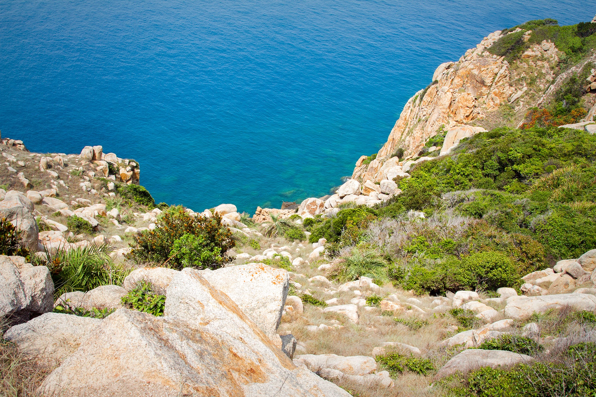 Khám phá hải đăng Hòn Lớn ảnh 8 Kham pha hai dang Hon Lon anh 8