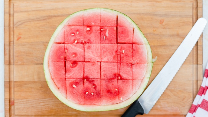 Cach cat dua hau dep, nhanh gon hinh anh