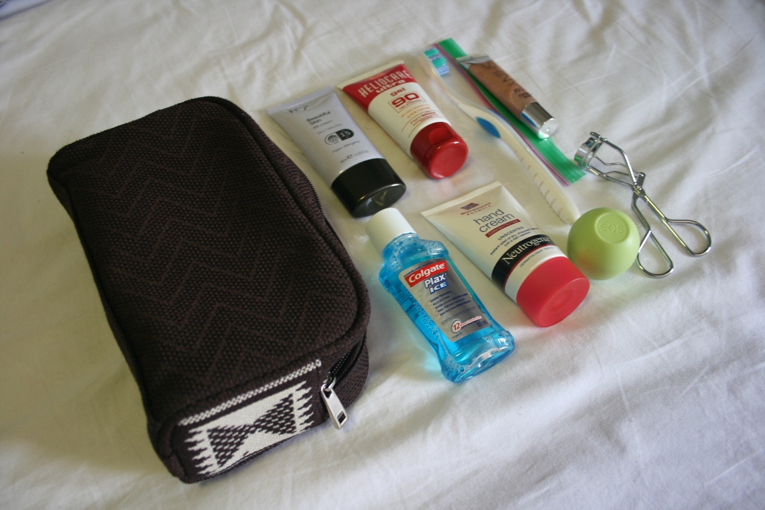 hành lý xách tay được mang những gì ảnh 2 hanh ly xach tay duoc mang nhung gi anh 2