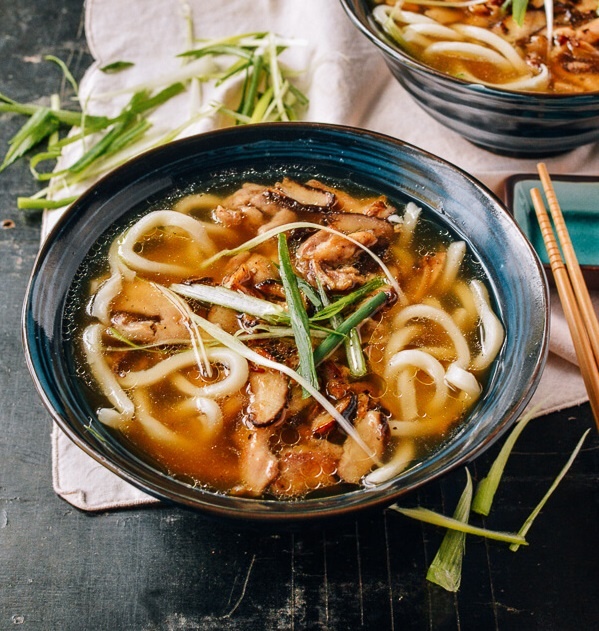 Nau mi udon voi thit ga va nam hinh anh