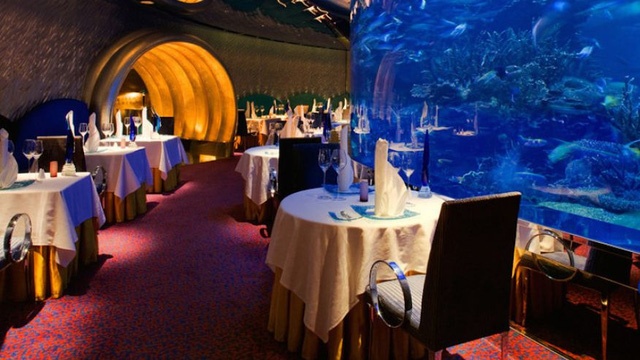 Nhung nha hang duoi dai duong anh 7