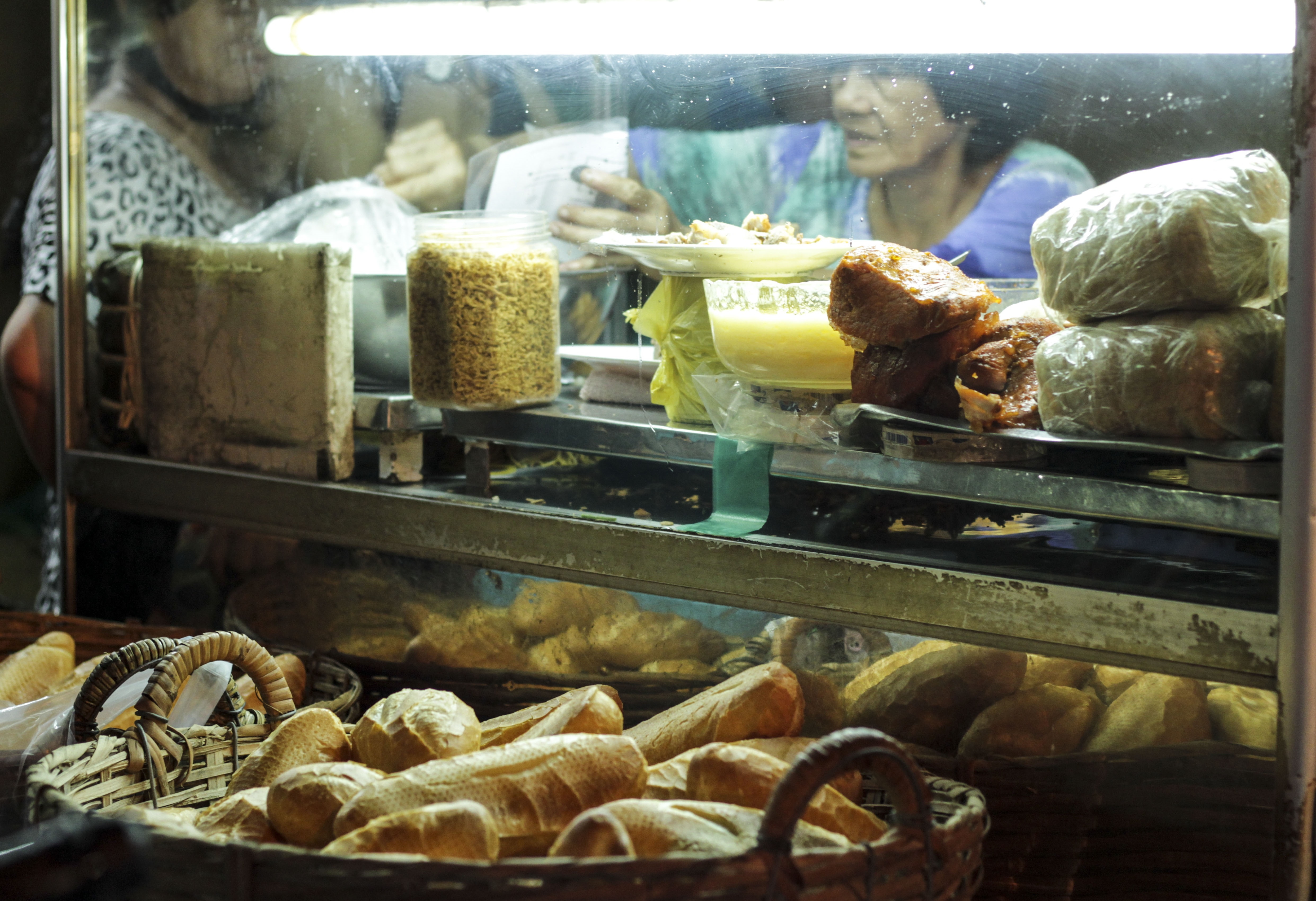 Quan banh mi khong ten, xep hang moi mua duoc o Vung Tau hinh anh