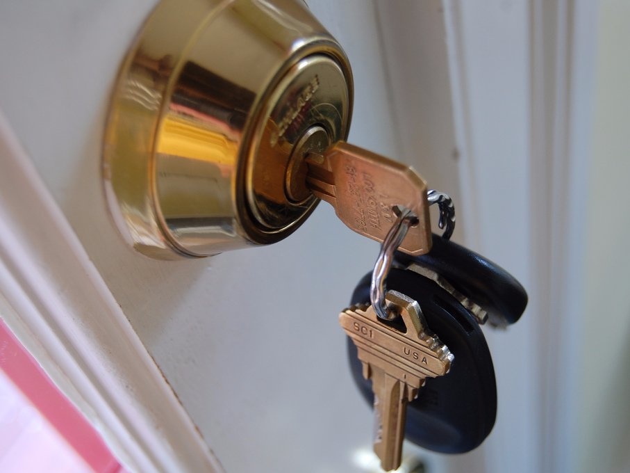 cach giu an toan khi di du lich anh 5