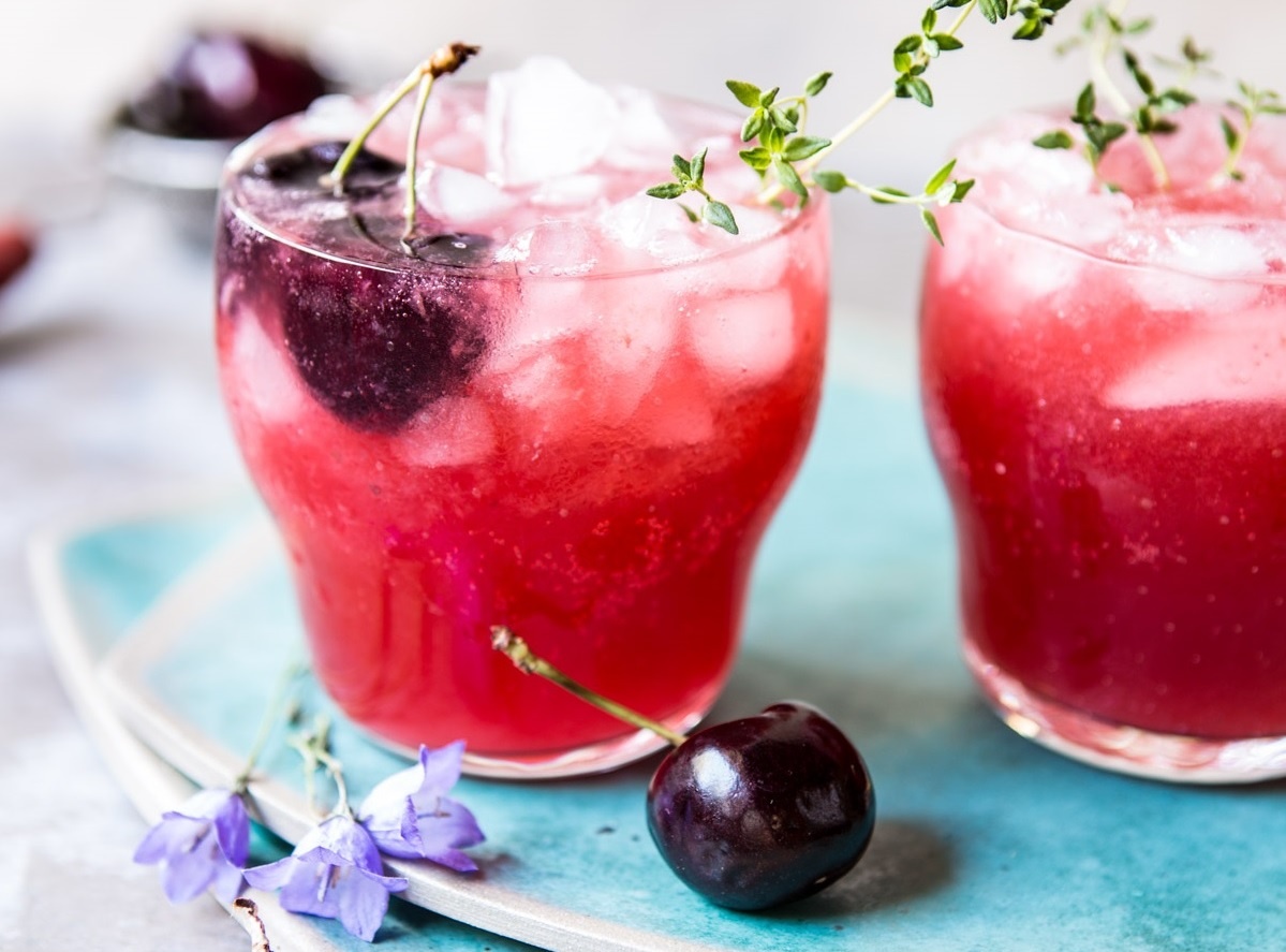 Cach pha che soda vodka cherry bia gung hinh anh