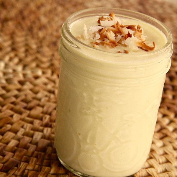 10 phut voi smoothie xoai, dua va sua chua thom mat hinh anh