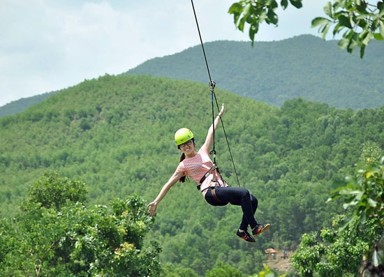 Nhung dia diem truot zipline mao hiem o Viet Nam hinh anh