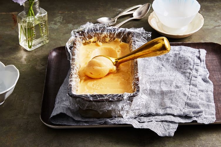 Cach lam kem dao sherbet tai nha khong can may hinh anh