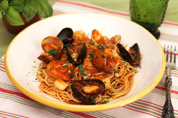 Lam mi spaghetti hai san nhanh chong trong 30 phut hinh anh