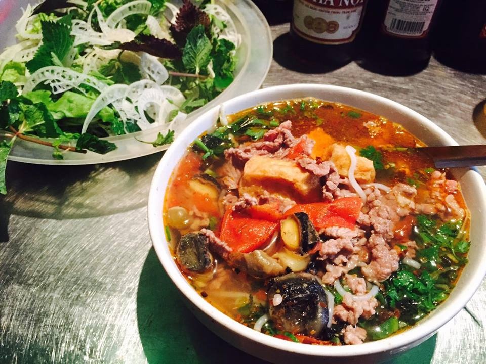 Nhung mon an vat quanh pho co Ha Noi hinh anh