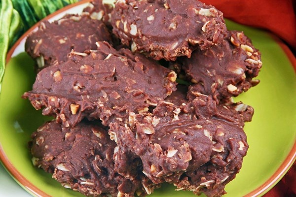 Lam banh cookie chocolate bo lac khong can lo nuong hinh anh