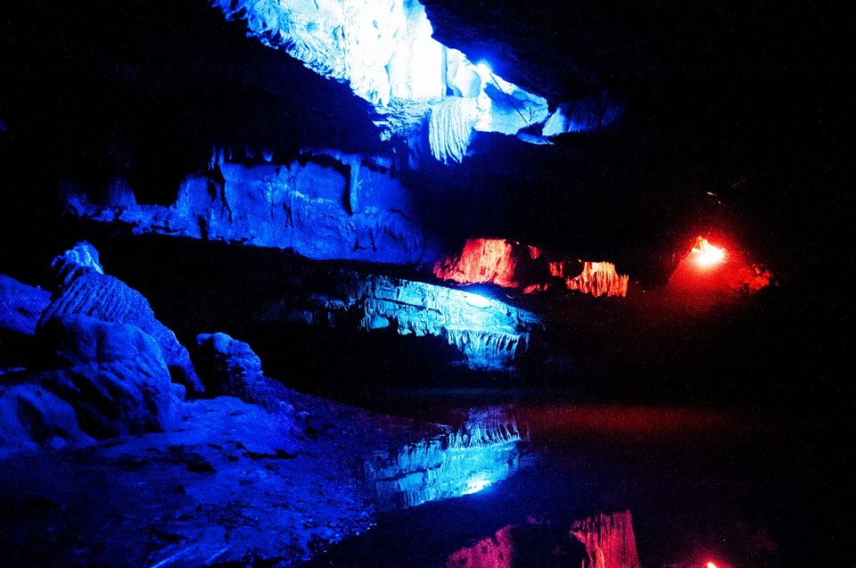 kham pha dong thien ha anh 17