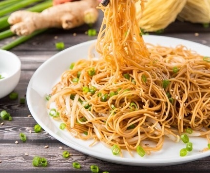 Mi trung xao gia do voi xi dau kieu Hong Kong hinh anh