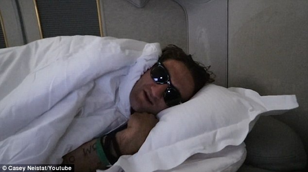 Casey Neistat, khoang hạng nhất Emirates, anh chàng may mắn ảnh 4 Casey Neistat, khoang hang nhat Emirates, anh chang may man anh 4