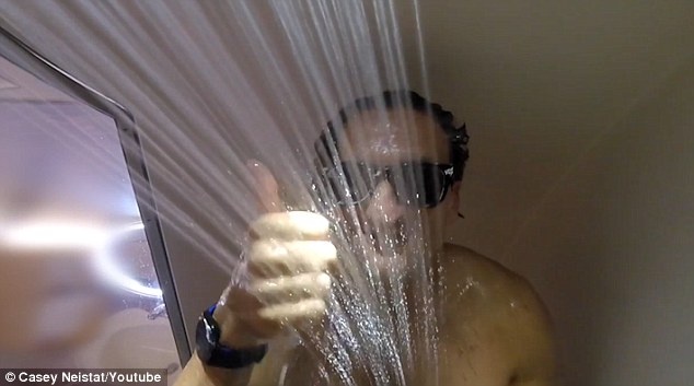 Casey Neistat, khoang hạng nhất Emirates, anh chàng may mắn ảnh 6 Casey Neistat, khoang hang nhat Emirates, anh chang may man anh 6