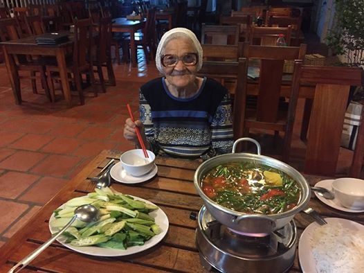 Bà cụ 89 tuổi người Nga đi du lịch Việt Nam ảnh 2 Ba cu 89 tuoi nguoi Nga di du lich Viet Nam anh 2