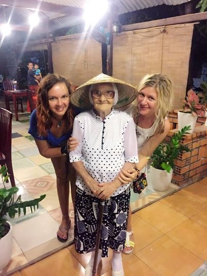 Bà cụ 89 tuổi người Nga đi du lịch Việt Nam ảnh 1 Ba cu 89 tuoi nguoi Nga di du lich Viet Nam anh 1