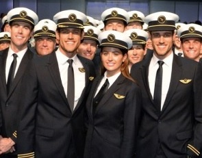 Phi cong bi cam de ria mep ram rap hinh anh