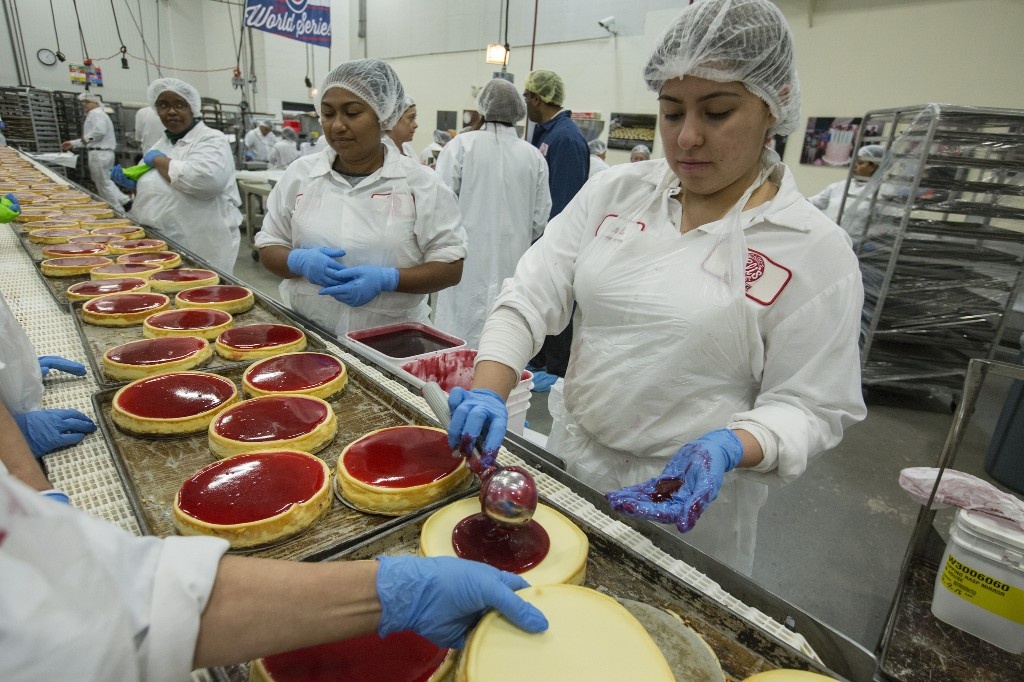 15.000 cheesecake moi ngay,  Eli's cheesecake anh 7