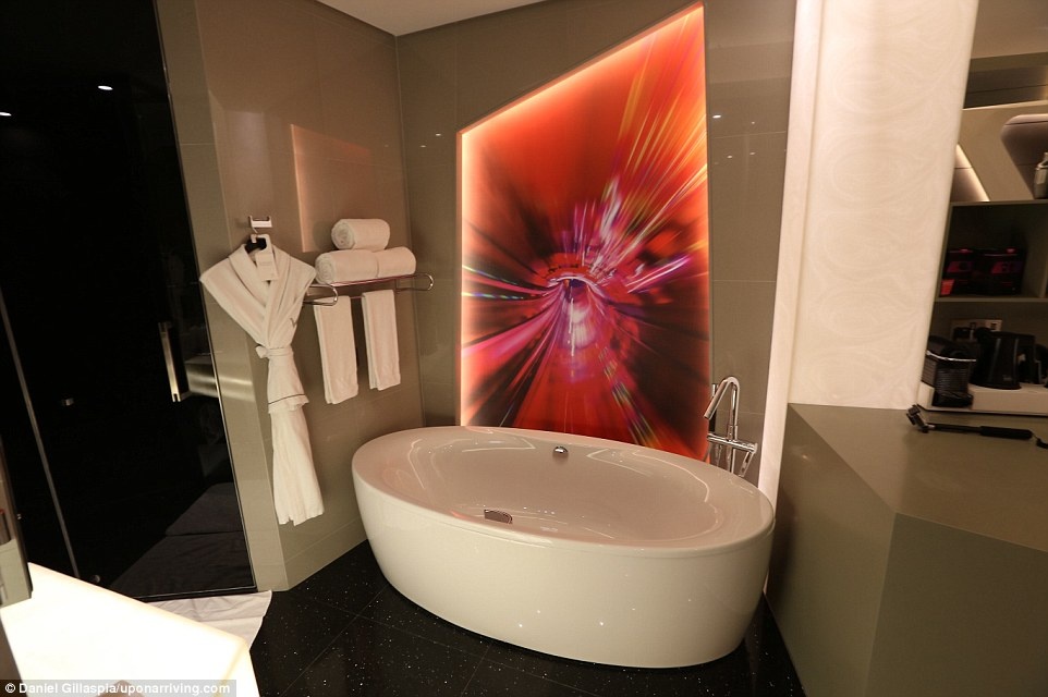 Tiet kiem tien ty nho du lich thong minh anh 11