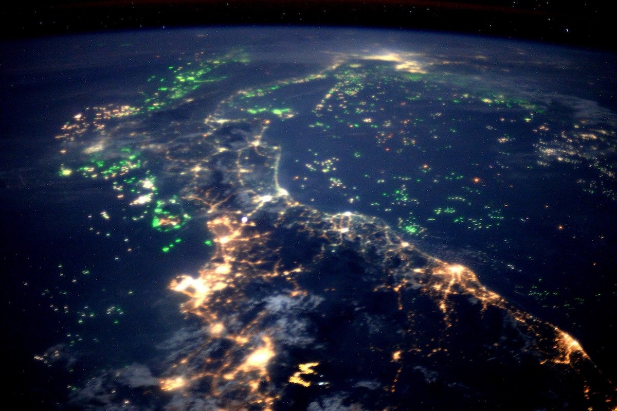 Trai dat nhin tu vu tru anh 4