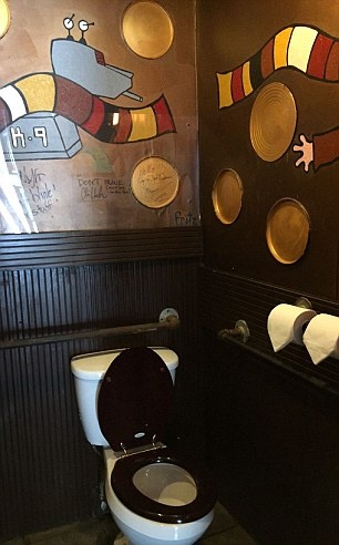 Toilet công cộng đẹp nhất ảnh 6 Toilet cong cong dep nhat anh 6