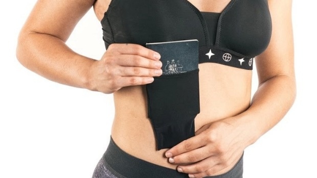 ao nguc du lich anh 2