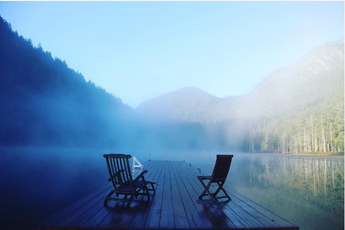 Ho nuoc phu suong mo mang khi dong toi hinh anh