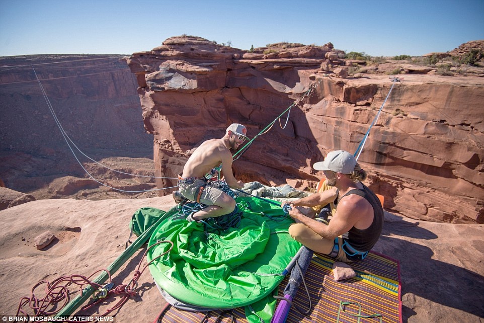 leu treo giua khe nui anh 6