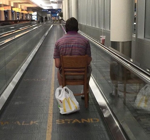 Muon kieu ngu o san bay anh 8