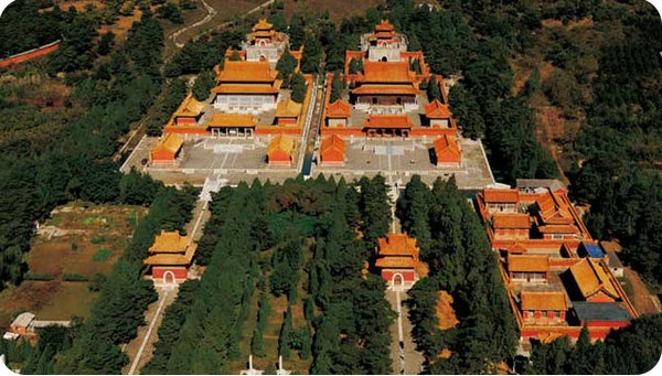 Hai khu lang mo the hien vuong quyen nha Thanh hinh anh