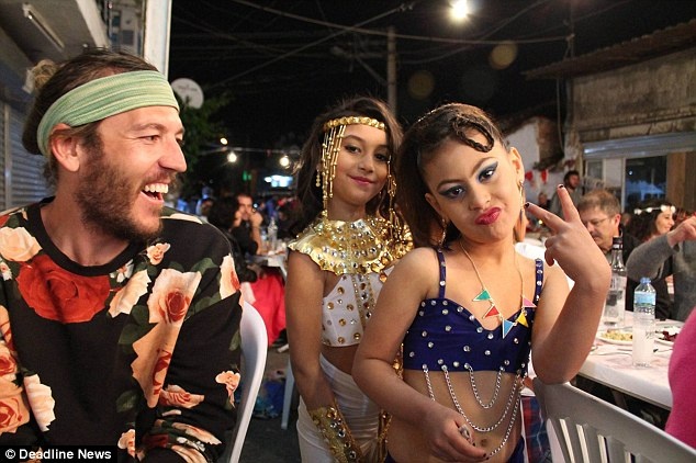 di khap the gioi sau khi uong ruou anh 7