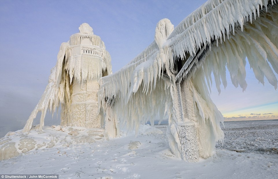 Mua dong o nhung diem du lich noi tieng anh 5