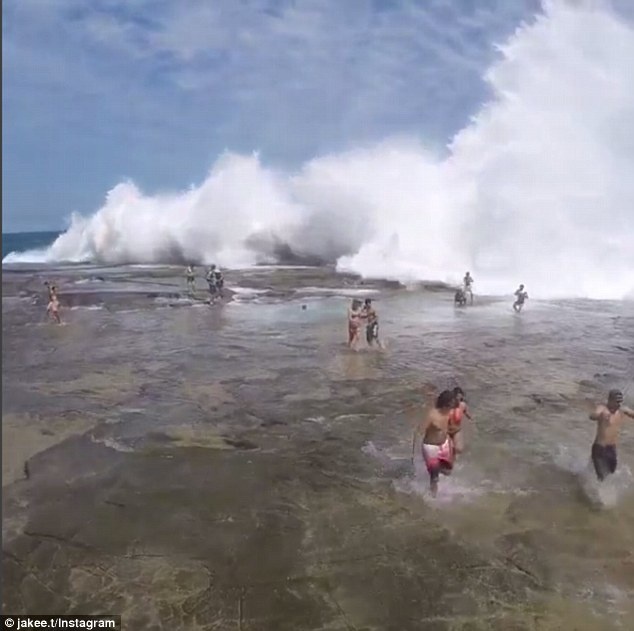 Du khach lieu mang voi song lon anh 7