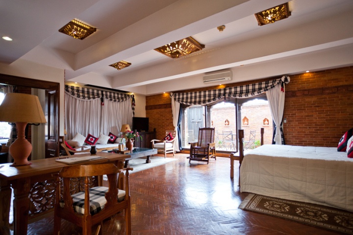 ben trong khach san Dwarika anh 6