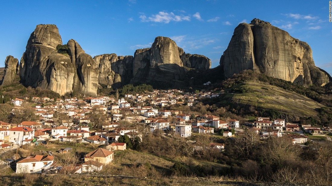 Quan the tu vien tren khong o Hy Lap anh 10