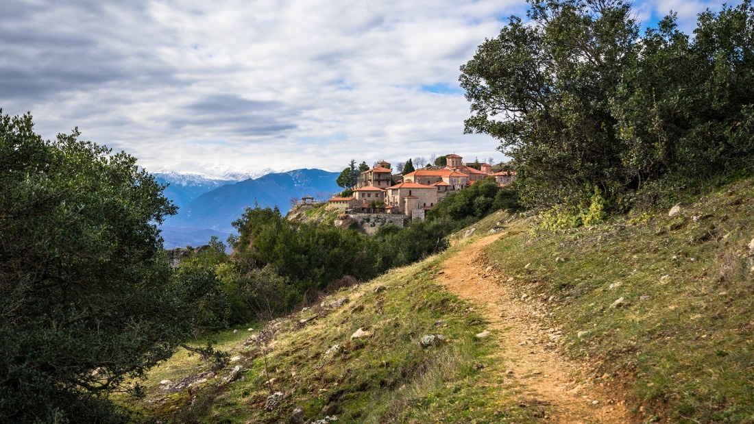 Quan the tu vien tren khong o Hy Lap anh 11