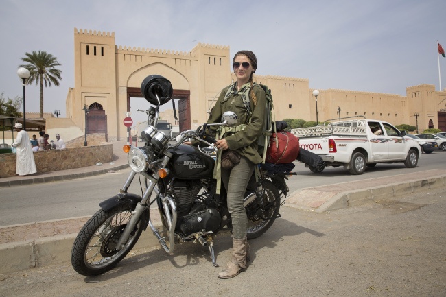 co gai di xe may vong quanh the gioi anh 15