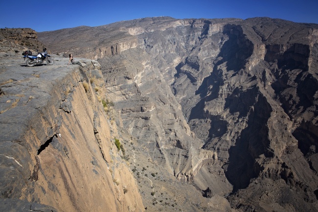 co gai di xe may vong quanh the gioi anh 16