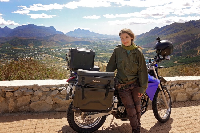 co gai di xe may vong quanh the gioi anh 4