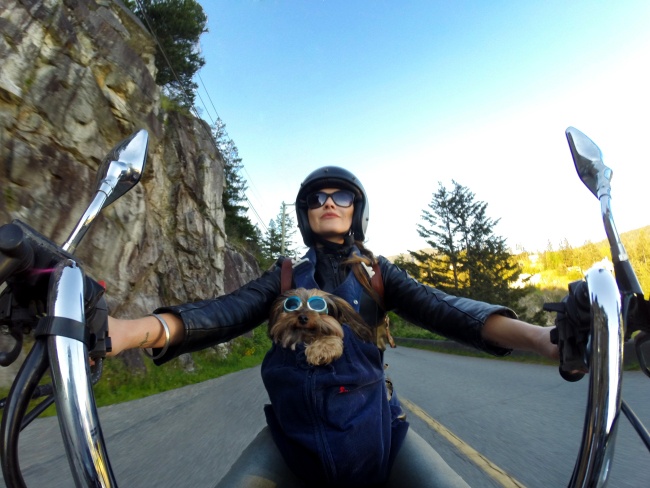 co gai di xe may vong quanh the gioi anh 6