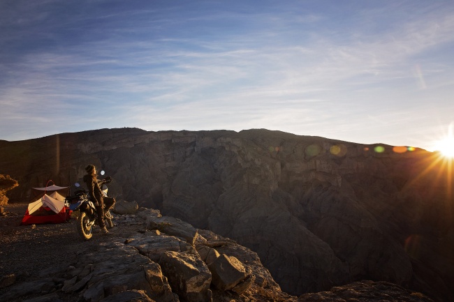 co gai di xe may vong quanh the gioi anh 8