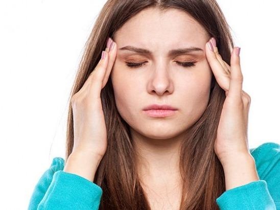 Cach chua dau dau trong 5 phut khong can thuoc hinh anh