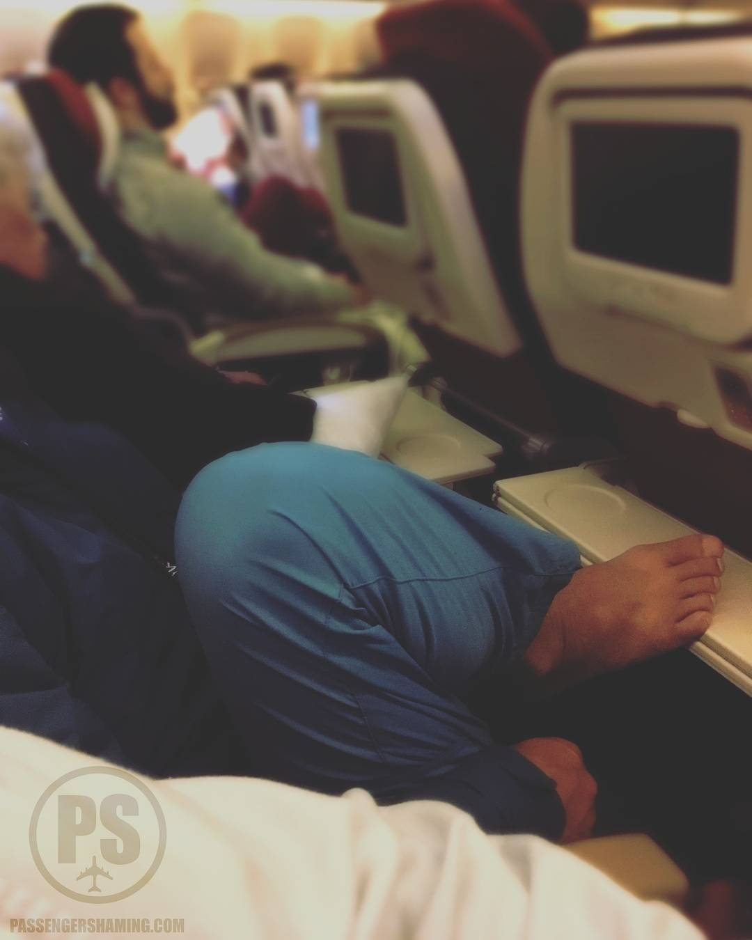 khong duoc len may bay,  bi cam bay anh 5