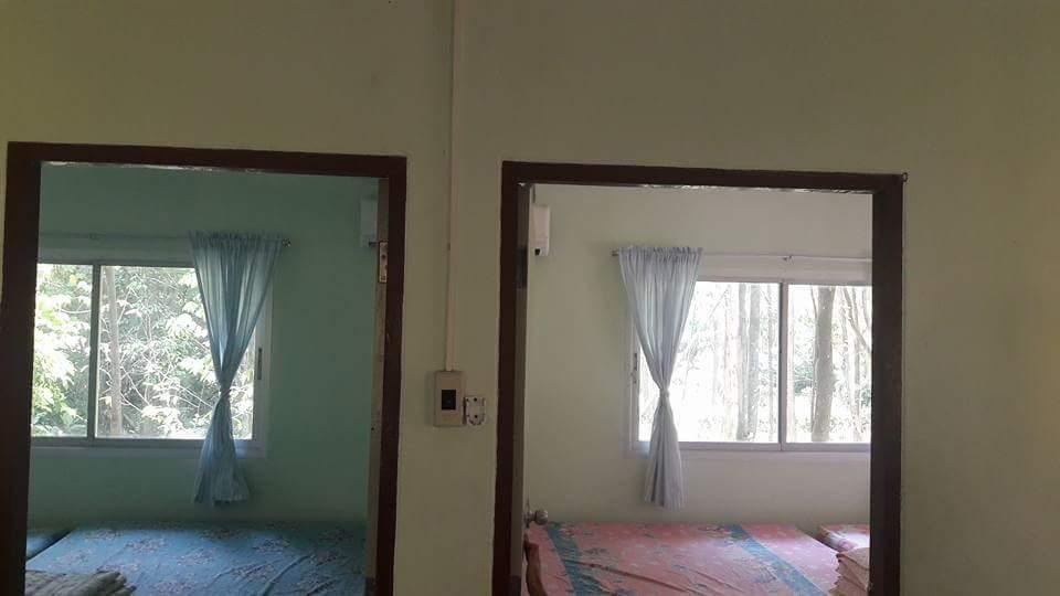 khach san lap mot dieu hoa cho 2 phong anh 2