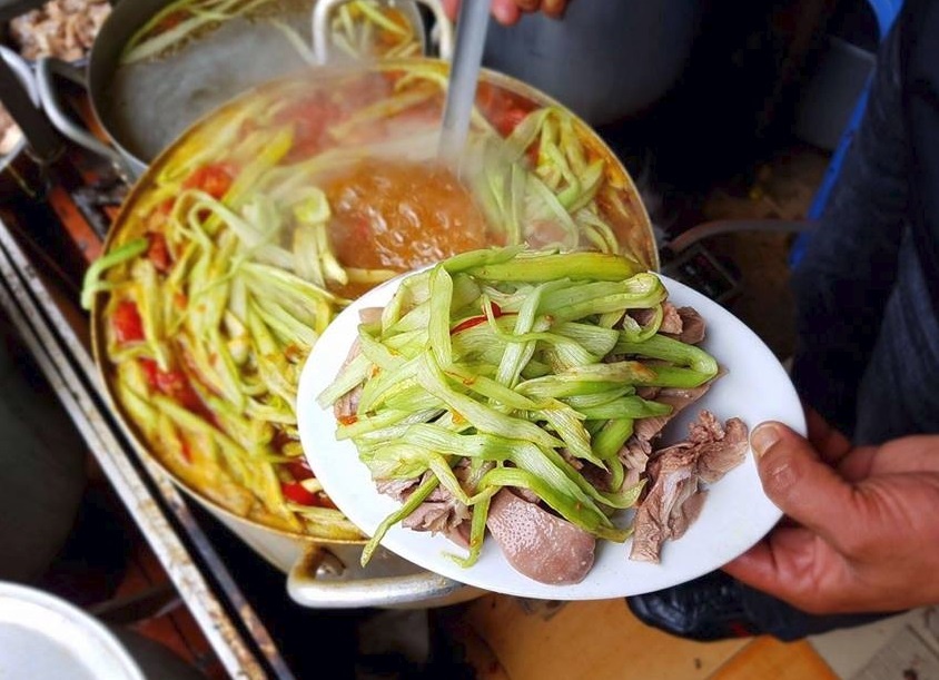 Quan 'bun chui': Chi la chui dua, nghe vui tai hinh anh