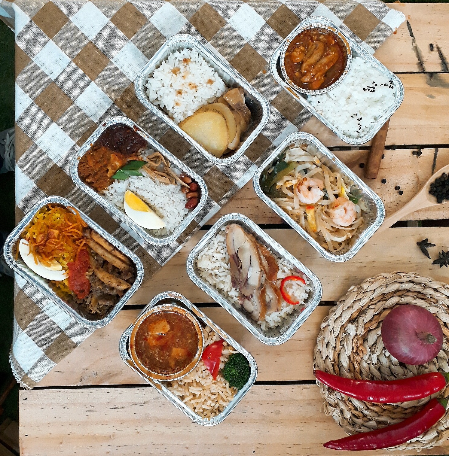 Le hoi am thuc nem thu mon an may bay hinh anh