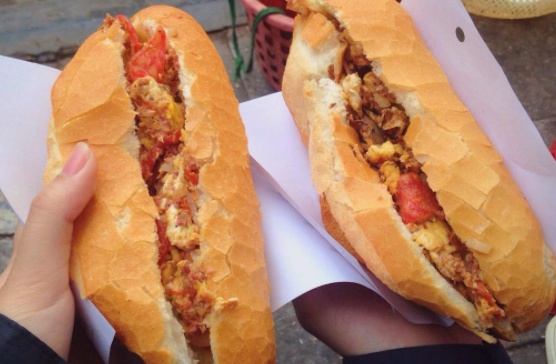 Quan an mo ve dem anh 5